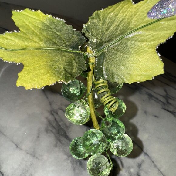 4 NEW Vintage Acrylic Faceted Green Ombré Grapes Cluster Decor Sugared Leaves - Picture 9 of 13
